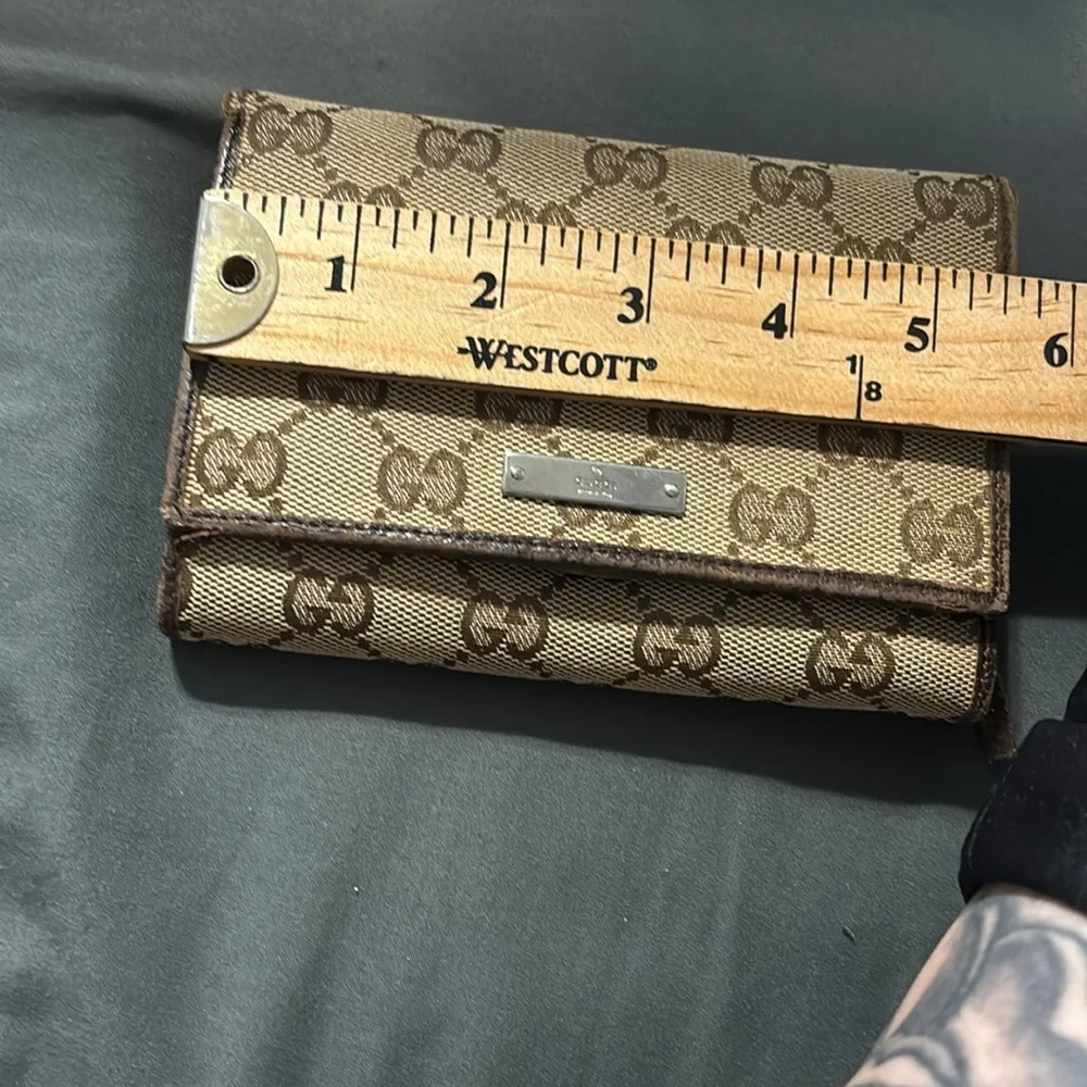 Gucci Tan and Brown Monogram Wallet - Picture 2 of 11
